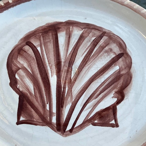 Brown & White Pottery Dish with Sea Shell in Center and Carved Edges - Picture 4 of 10